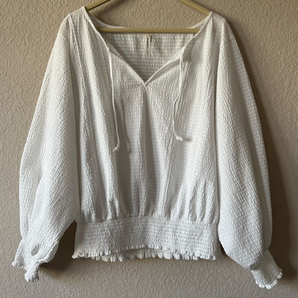 Anthropologie Rebecca Dolman Sleeve Smocked Hem Top White - Picture 2 of 8